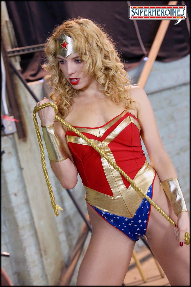 SVE | 4. The Amulet of Control Photo Set sample 4